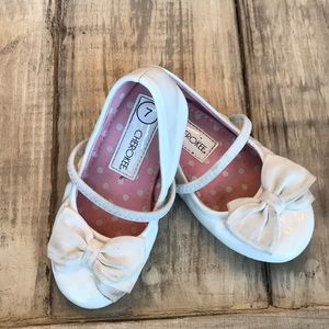 White little girl dress flats